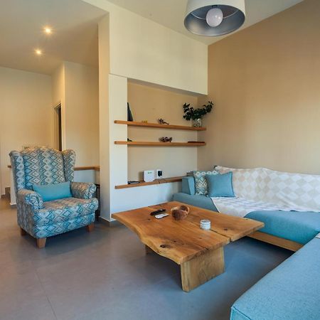 Upscale Modern Escape In The Historic Center Apartman Kalamáta Kültér fotó