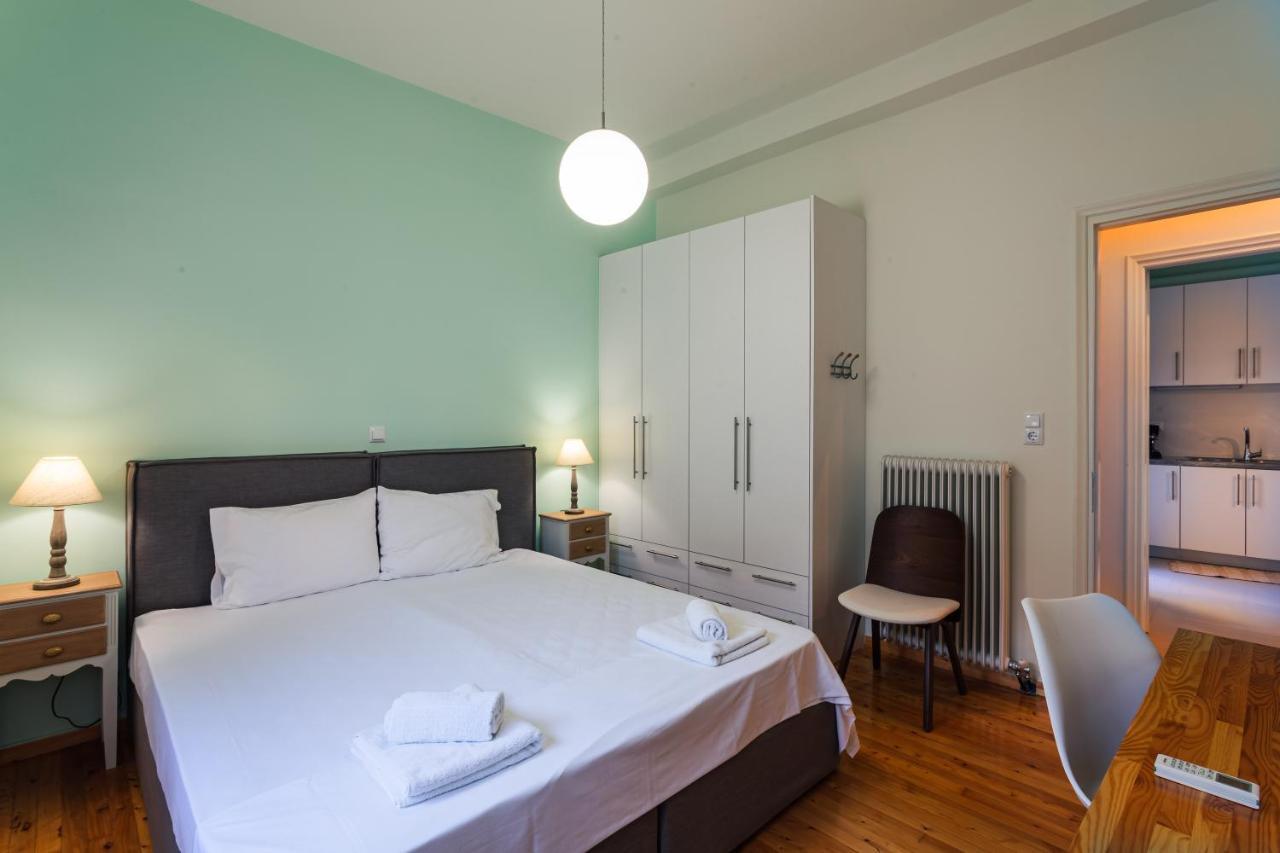 Upscale Modern Escape In The Historic Center Apartman Kalamáta Kültér fotó